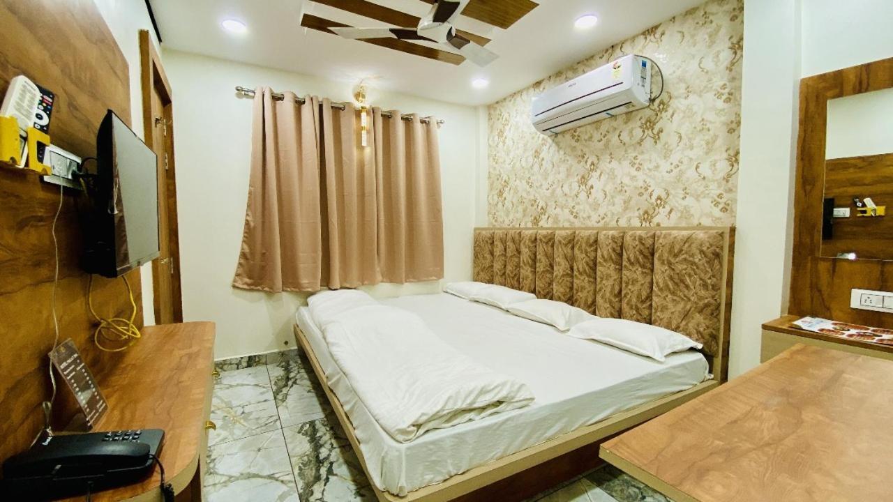 Hotel Malay Inn 乌贾因 外观 照片