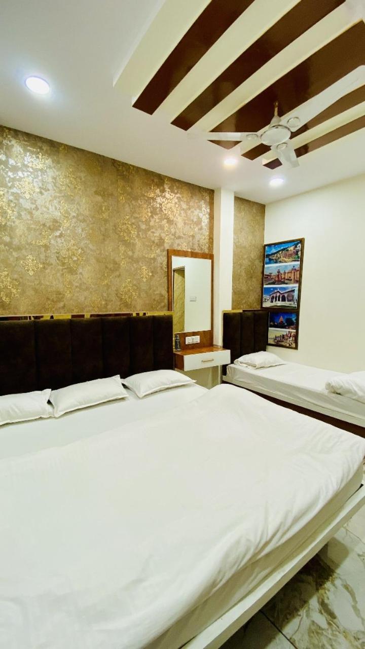 Hotel Malay Inn 乌贾因 外观 照片