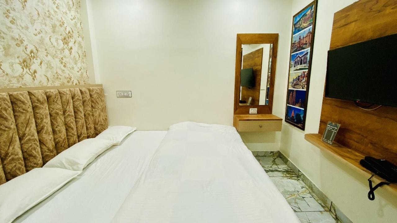 Hotel Malay Inn 乌贾因 外观 照片