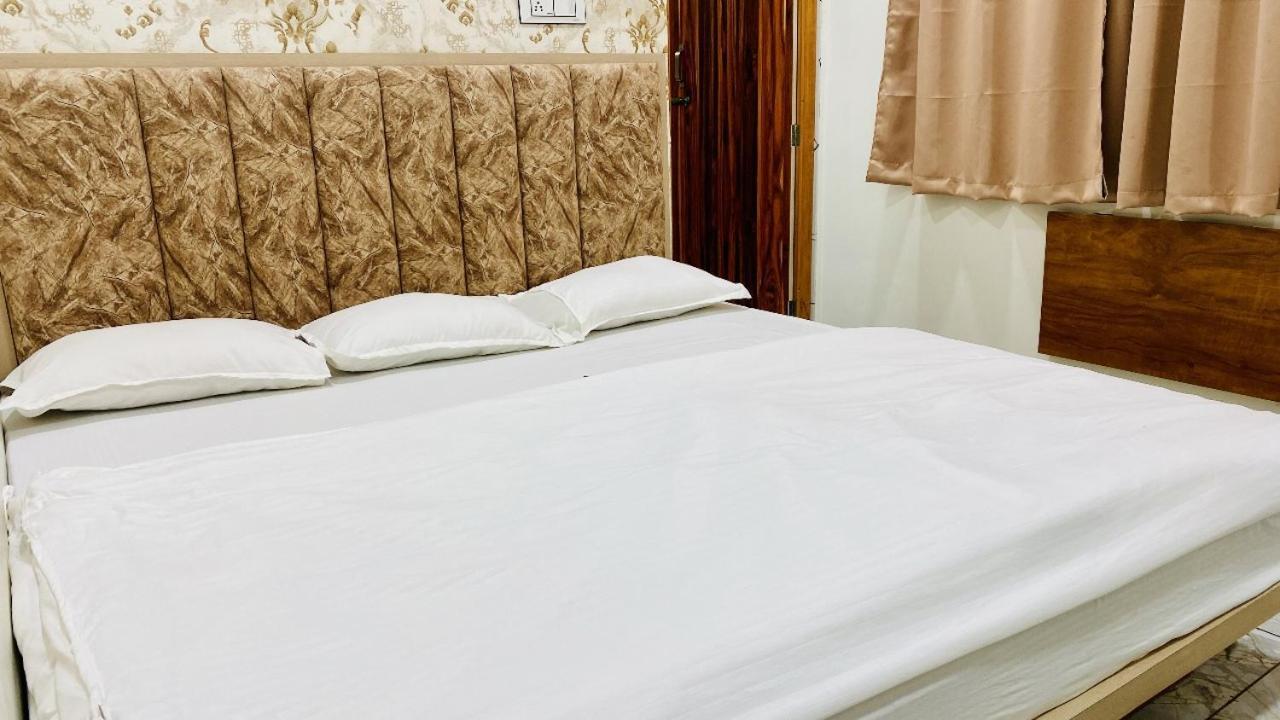 Hotel Malay Inn 乌贾因 外观 照片
