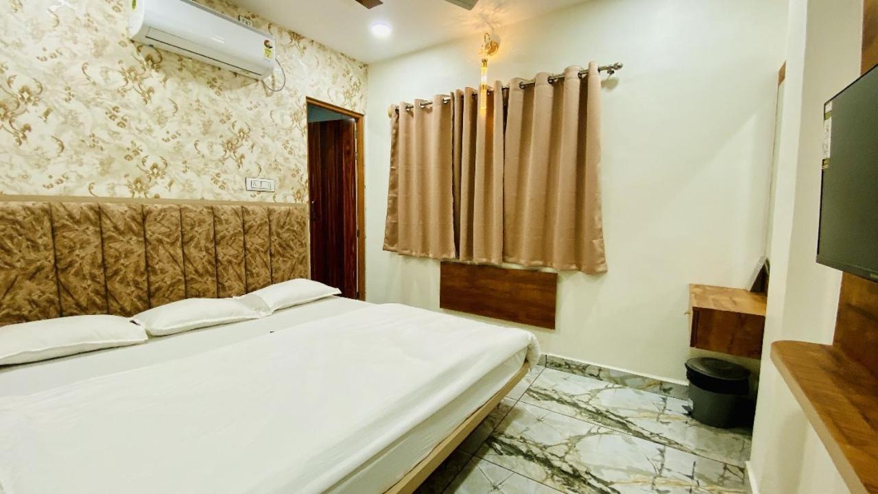 Hotel Malay Inn 乌贾因 外观 照片