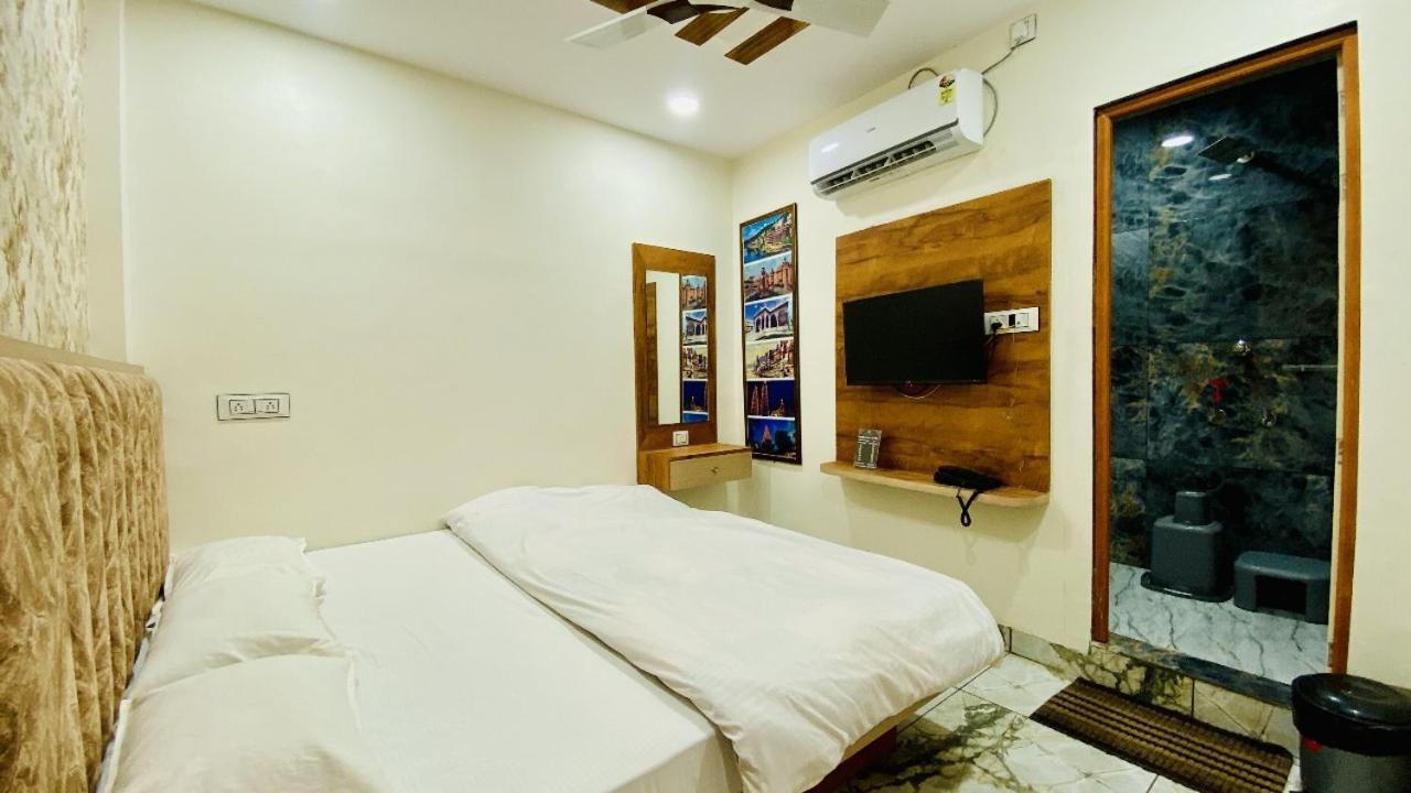 Hotel Malay Inn 乌贾因 外观 照片