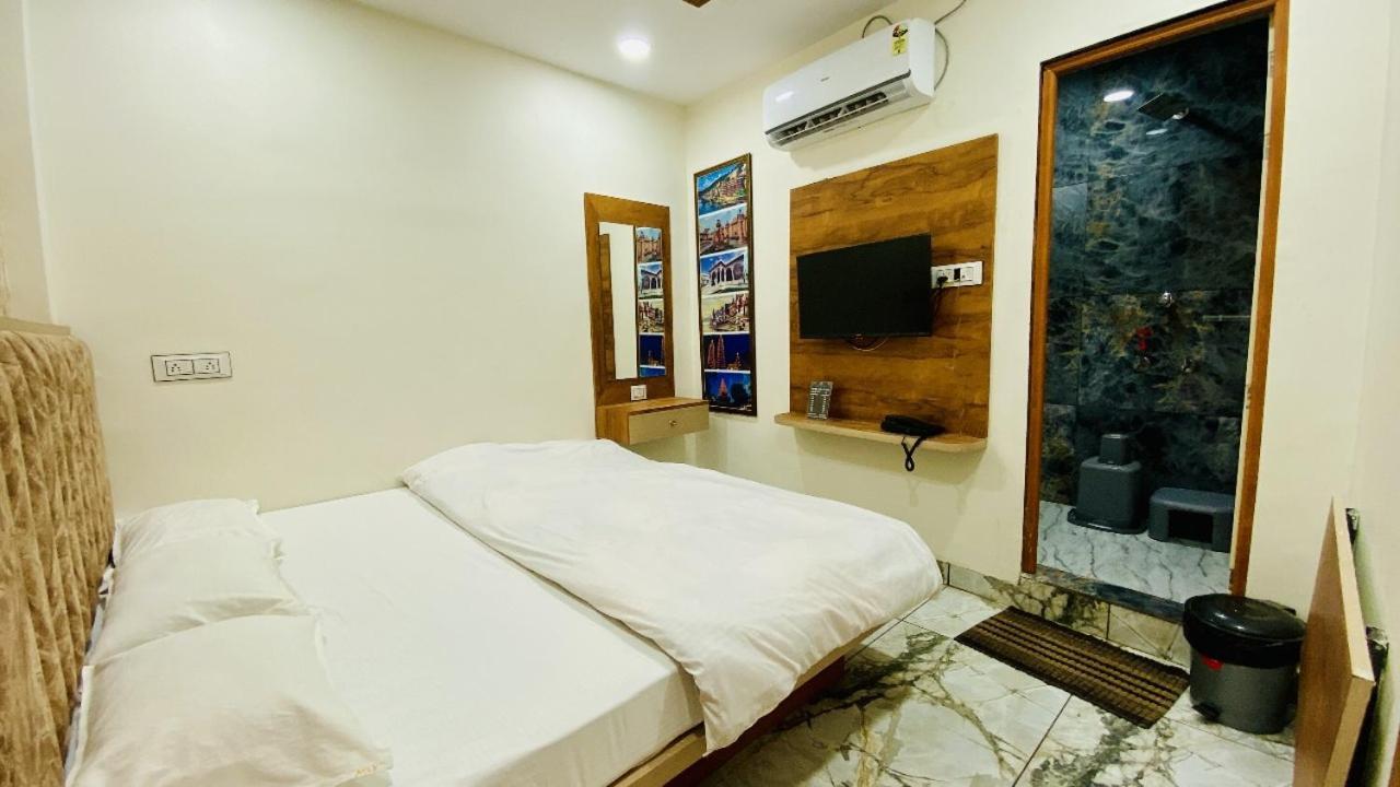 Hotel Malay Inn 乌贾因 外观 照片