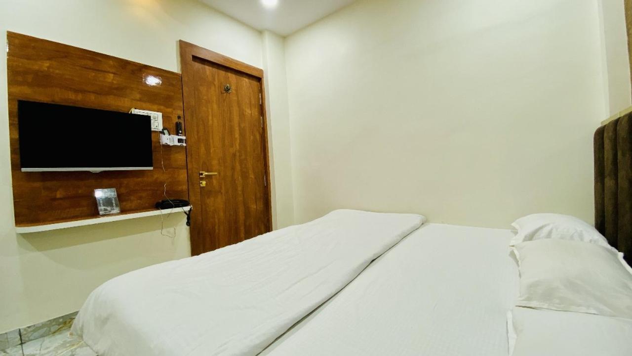 Hotel Malay Inn 乌贾因 外观 照片