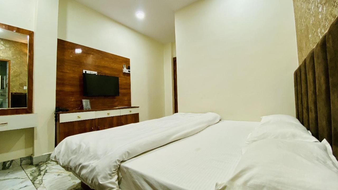Hotel Malay Inn 乌贾因 外观 照片