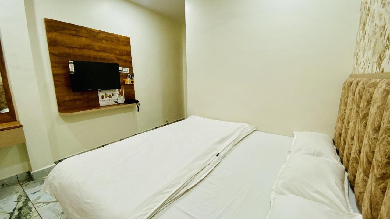Hotel Malay Inn 乌贾因 外观 照片